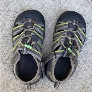 Keen kid sandal - Size 11